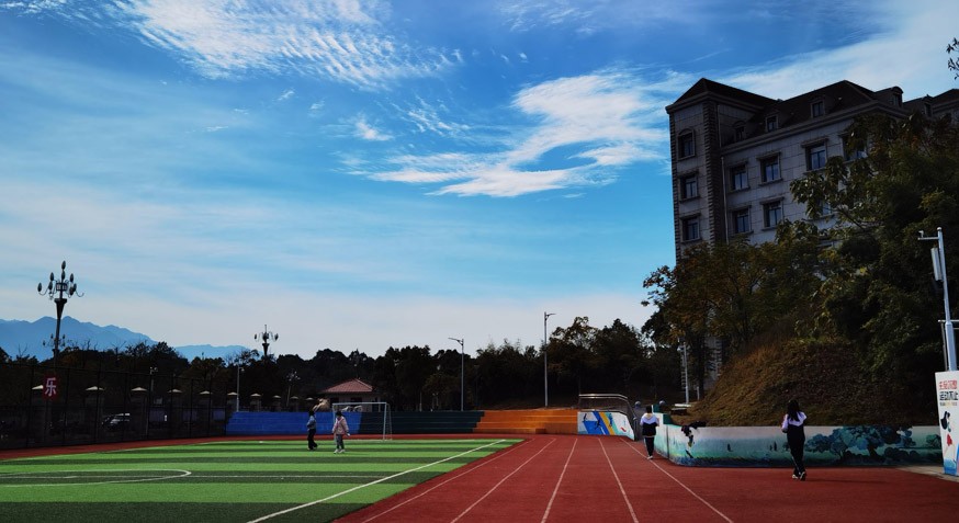 学校足球场
